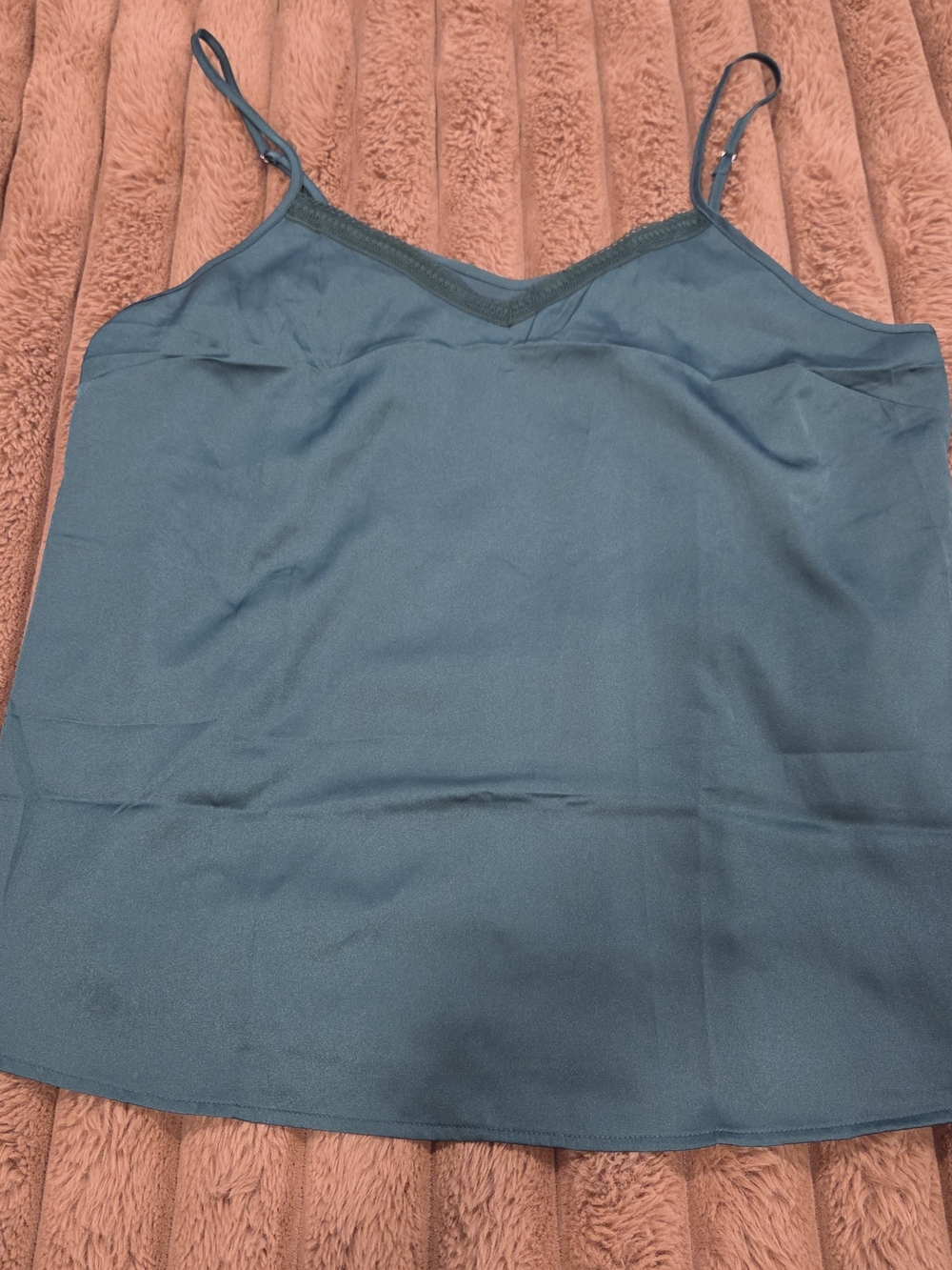 Set of Two Ekouaer Classic Satin V Neck Camisole Black & Dark Green Large